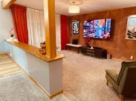 4Bdrm Cozy home with private basement suite