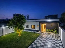 A2 Vista - 4BHK Villa with Lawn Near Expo Mart