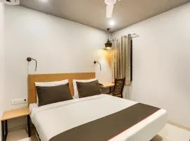 Collection O Le Noida Hotel Near Sector 76 Metro Station