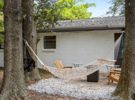 Pensacola में, होटल The PanAm fire pit bbq kid & dog friendly