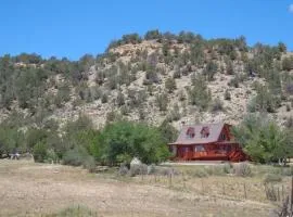 Family Cabin with Views just minutes from Zion Nat'l Park