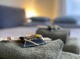 Apartment Modern & Cozy - City Center Saldus, khách sạn ở Saldus