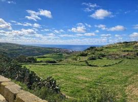 Bellvue Maisonette in Kercem with Valley Views, hotel sa Kerċem