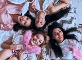 Disney Slumber Party Blloku, ξενοδοχείο στα Τίρανα