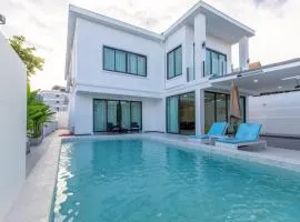 ThaiHomeLuxury6B villa walkingst