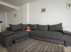 Depa de Lele, en Zibata cercano a la Anahuac, ξενοδοχείο σε Dolores