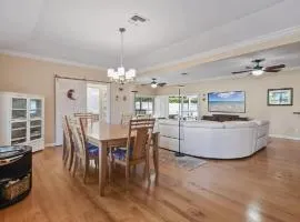 Bright Three Bedroom Coastal Home Near Palm Beach