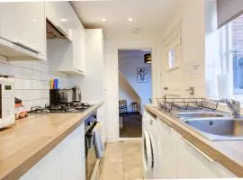 Colchester CntrCosyOfficePatioTrainParkPet