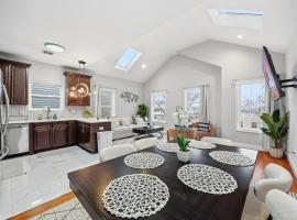 4 BR • Vaulted Living • Sleeps 11, Hotel in Croxton