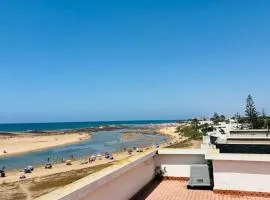 Waterfront Villa & Private Pool 12 km from the Stadium