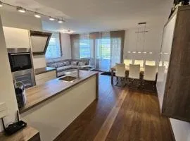 Design Apartment Velden am Wörthersee mit Terrasse & Parkplatz