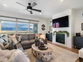 Modern Retreat for Groups with Majestic Views