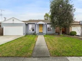 Marbella Lane Impeccable 3BR Delightful Escape