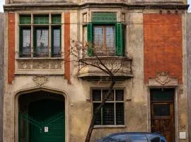 Maison Depla with rooftop, Jacuzzi, pool, and BBQ