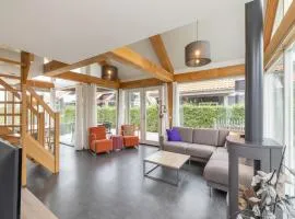 Wonderful Beach Holiday Home for 6