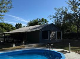 Los totos2, hotel i Acindar