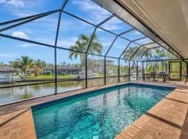 Siesta Key Beach Waterfront Home with Kayaks and Bikes