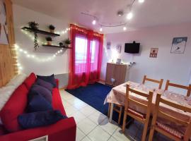 Appartement 2 pièces, proche pistes, idéal famille - FR-1-771-74, hotel in Les Adrets