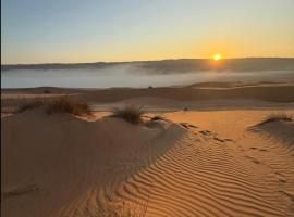 شاليهات رمال بديه, Hotel in Al Raka