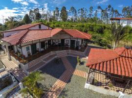 Finca Campestre La Adelita B&B, hotel in Salento