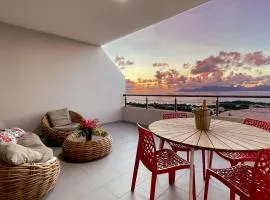 Brand NEW, breathtaking panoramic view on lagoon and Moorea