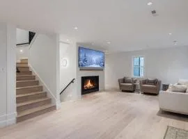 Old Town Luxe Retreat-Walk to Main, Hottub-Casita 173 home