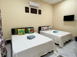 Roomstay Nasi ayam kak Nor paya pulai