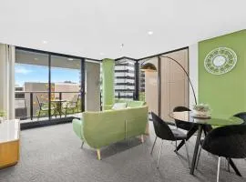 Stylish City Escape! Oaks Horizons