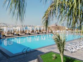 Middle Beach Hotel, hotel en Joünié