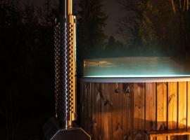Ferienhaus 1000 Berge Winterberg Kamin & Whirlpool، كوخ في وينتربرغ