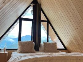 Khoj The Lake Trail, готель у місті Нарканда