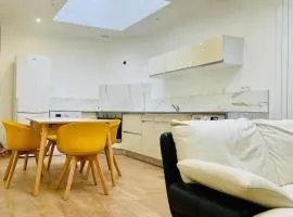 New house 4 bedrooms 8 people Free parking