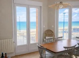 Le phare face à la mer Vue incroyable