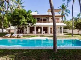 Mediterranean Style 6 Bedroom Villa