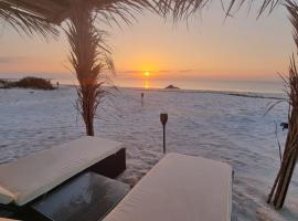 Beach Moments Camp，位于Aḑyūḩ的低价酒店