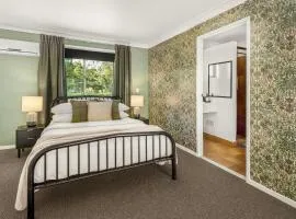 Tranquil Queen Room & Pool