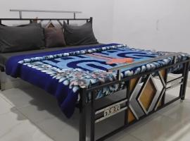 Viesnīca nyagaon swimming pool pilsētā Malaut