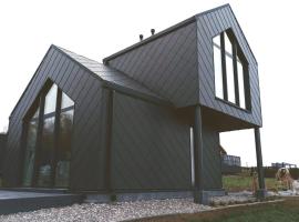 Szary Mały Domek, hotel v destinácii Pleśna