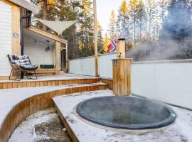 Oslo Wildwood Lodge Wood-Fired Hot Tub, hotel em Kolbotn