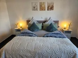 Ferienwohnung Elya, Ihre Auszeit zwischen Therme, Outlet, Natur