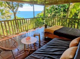 Casa Oh - Oceanview Guesthouse, hotel i Uvita
