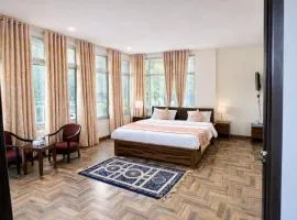 Hotel Madhushree Morning Moon In - Restaurant & Free Parking Facilities - Best Premium Hotel In Bhimtal