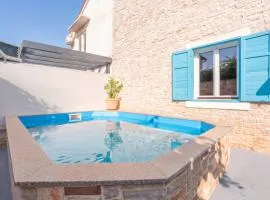 Villa Weiße Feder near Fazana for 5 persons with small heated pool & sea view - only 1,2 km from beach