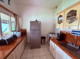 Palmeras 25 Casa de descanso y playa en Las Veraneras, hotel em Acajutla