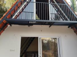 Arundekar stay 3 minutes walk beach non ac, hotel i Gokarna