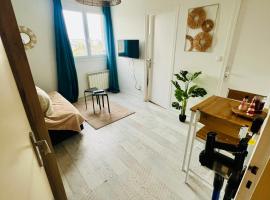 Studio - city center, hotel en Concarneau