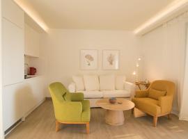 Glyfada Glow Suites by CorfuEscapes, Hotel in Glyfada