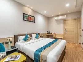 Hotel The Atlantis Suites Near Vishwanath Temple