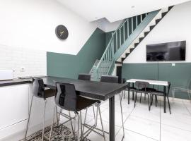 Large house - 4 bedrooms & 4 bathrooms, hotel a Roubaix