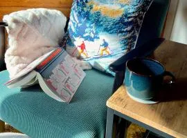 Cosy Mountain Ski Escape Newly Renovated